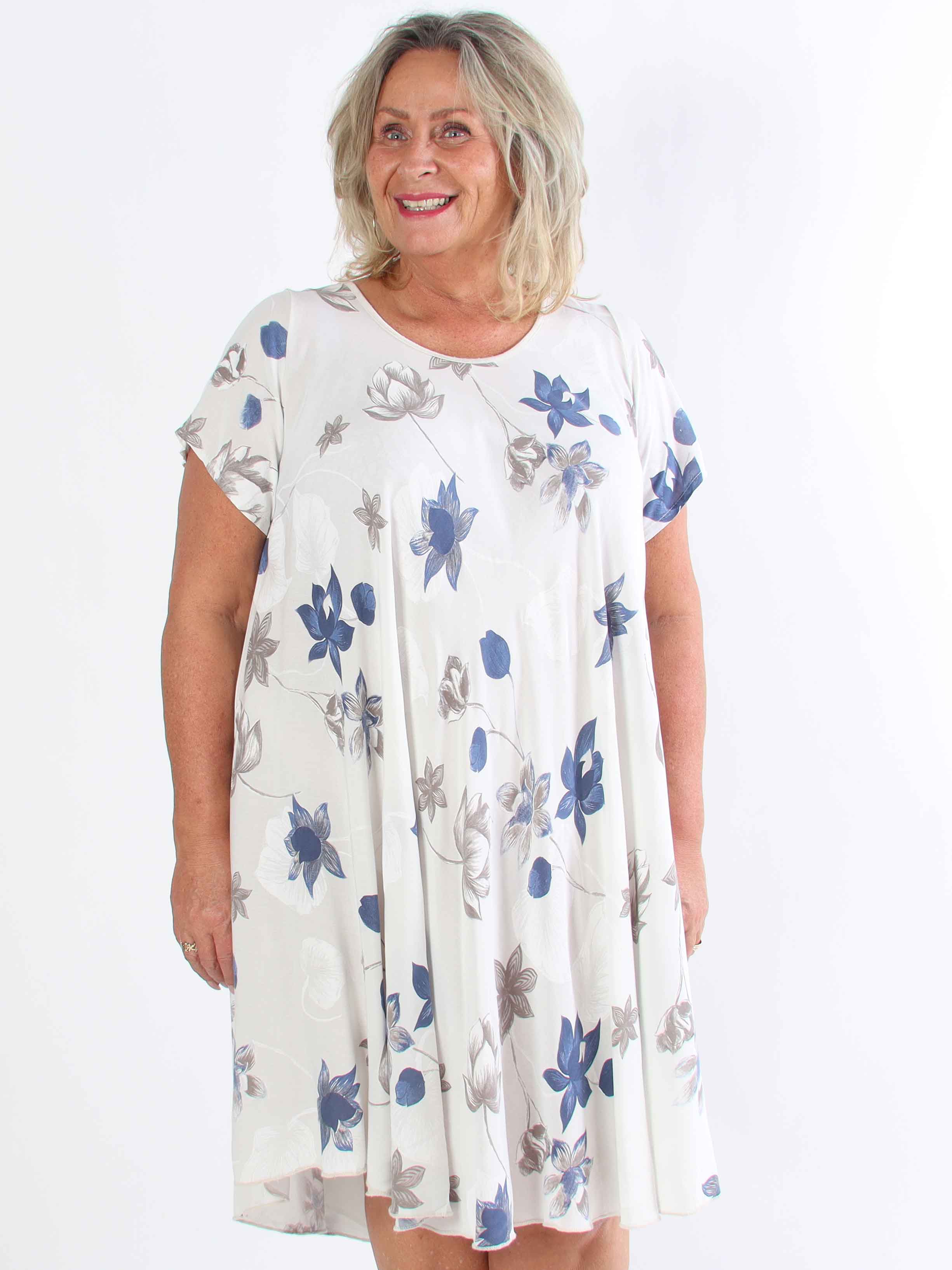 Bora - Söt tunikaklänning i bomull med blommigt tryck i plusstorlek